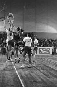 Basketbal, Herly tegen Olympic 74-72 in Apollohal, spelmoment, Bestanddeelnr 919-8644