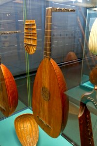 Bass lute, Michielle Harton, Padua, 1599 - Germanisches Nationalmuseum - Nuremberg, Germany - DSC03258