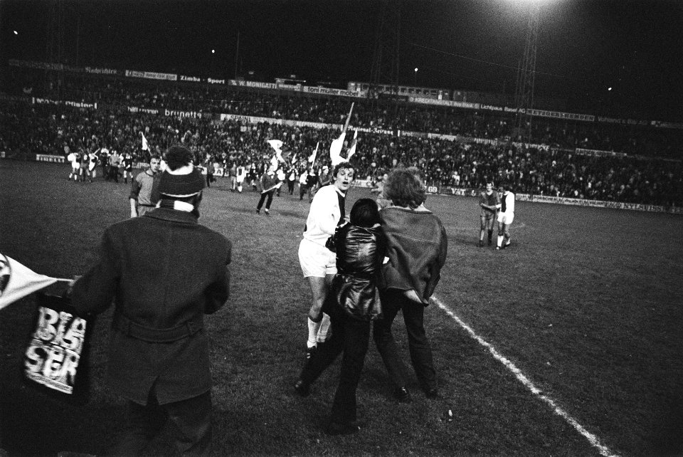 Basel tegen Ajax 1-2 in Europa Cup I, Bestanddeelnr 923-9856