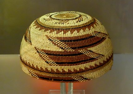 Basket skull cap, Yurok, before 1909, pine root, woodwardia fern, beargrass, maidenhair fern - Oakland Museum of California - DSC05072