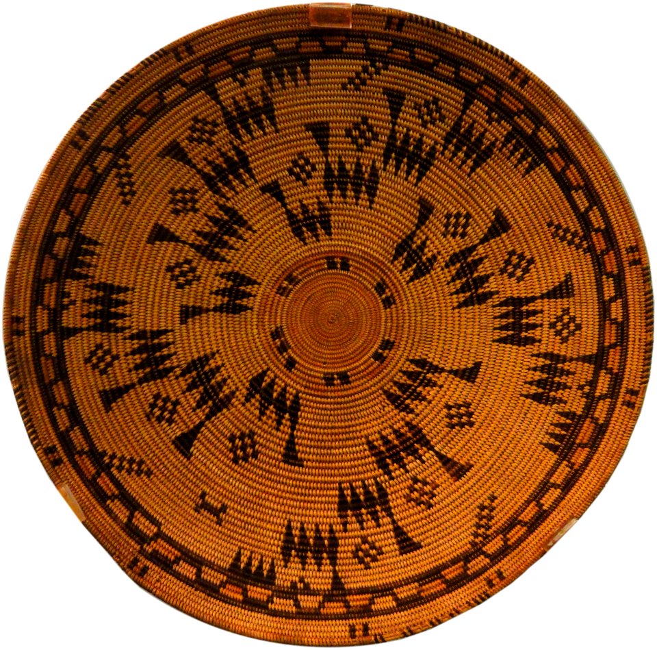 Basketry tray, Chumash, Santa Barbara Mission, early 1800s - Native American collection - Peabody Museum, Harvard University - DSC05558