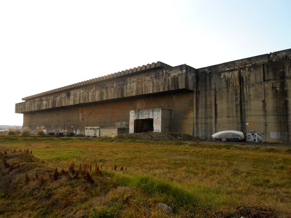 Base sous-marine de Bordeaux, depuis le cours Henri Brunet 02-2012