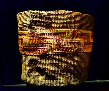 Basket, probably northwest North America - Etnografiska museet - Stockholm, Sweden - DSC01096