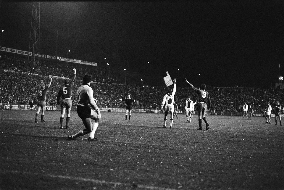 Basel tegen Ajax 1-2 in Europa Cup I, Bestanddeelnr 923-9859