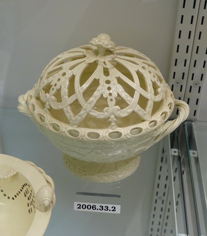 Basket, Josiah Wedgwood, Etruria, Staffordshire, England, c. 1790-1820, creamware, HD 2006.33.2 - Flynt Center of Early New England Life - Deerfield, Massachusetts - DSC04751