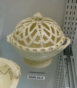 Basket, Josiah Wedgwood, Etruria, Staffordshire, England, c. 1790-1820, creamware, HD 2006.33.2 - Flynt Center of Early New England Life - Deerfield, Massachusetts - DSC04751