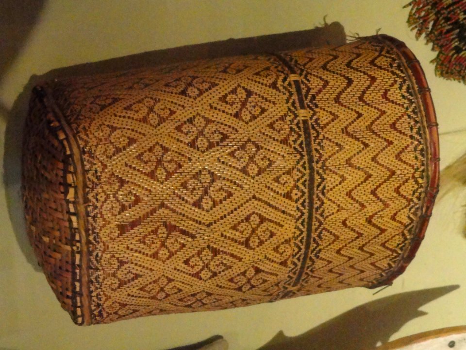 Basket, Borneo, Sarawak, Baram River, Kayan, rattan - Pacific collection - Peabody Museum, Harvard University - DSC05811