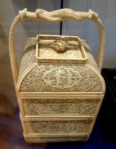 Basket, China, Qing dynasty, c. 1725-1800, ivory - Royal Ontario Museum - DSC03985