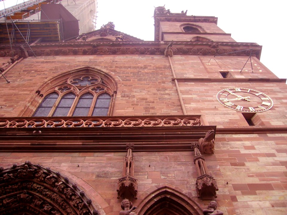 Basel Münster Front 6