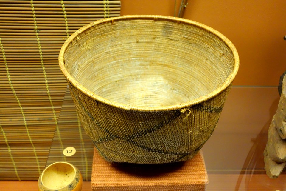 Basket (tshipfuku) - Salampasu - Royal Museum for Central Africa - DSC06250