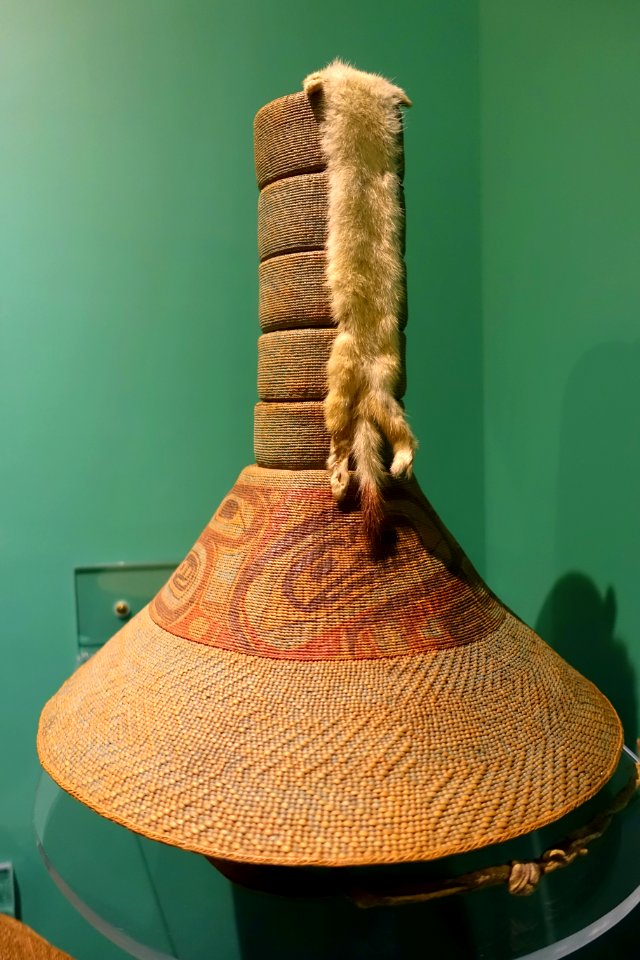 Basketry hat with ermine, Tlingit, early 1800s - Native American collection - Peabody Museum, Harvard University - DSC05881