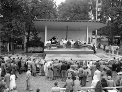 Baskisch Ballet en koor Etorki op Unifesti E'55, Bestanddeelnr 907-2166