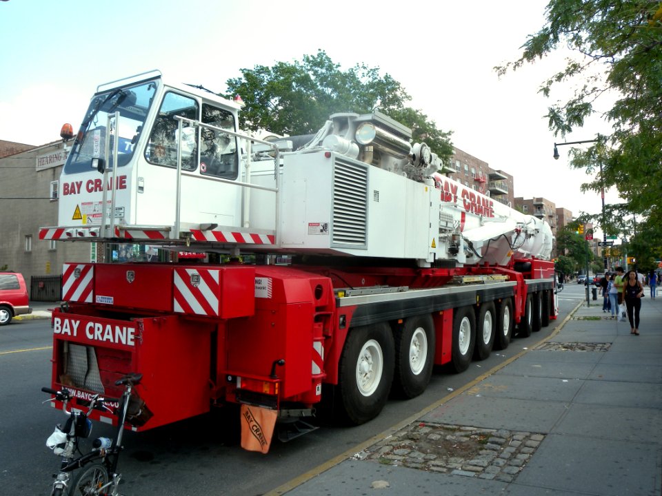Bay Crane Liebherr Union St 39 Av jeh