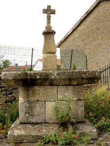 Baslieux (Meurthe-et-M.) croix de chemin 1561