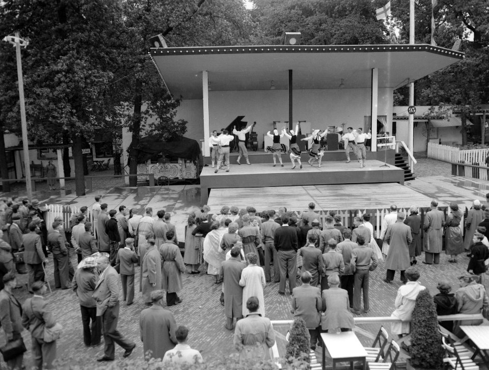 Baskisch Ballet en koor Etorki op Unifesti E'55, Bestanddeelnr 907-2167