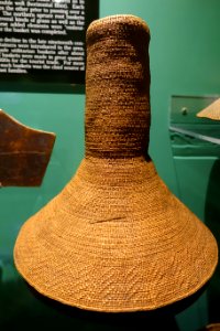 Basketry hat cover, Tlingit, early 1800s - Native American collection - Peabody Museum, Harvard University - DSC05883