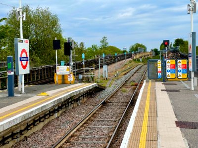 Bay platform at Greenford station, eastwards, 2021