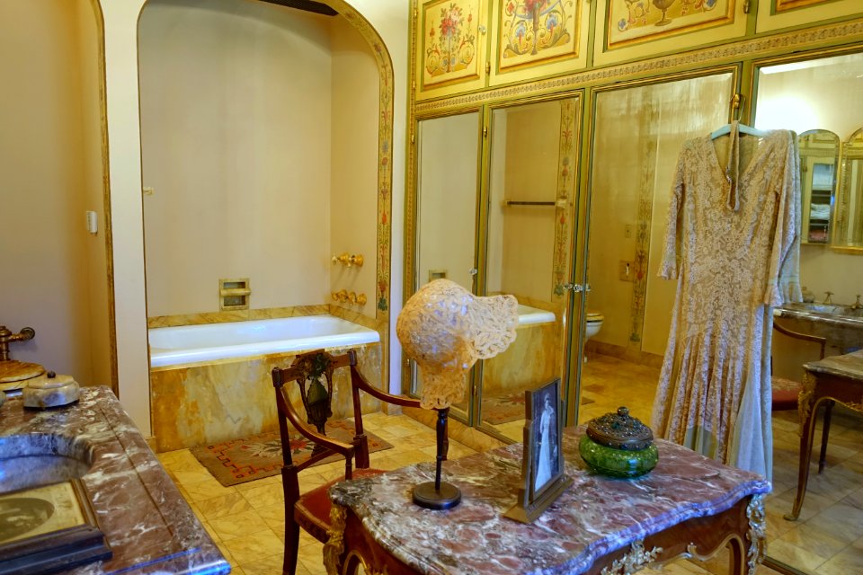 Bath - Cà d'Zan - John and Mable Ringling Museum of Art - Sarasota, FL - DSC00350