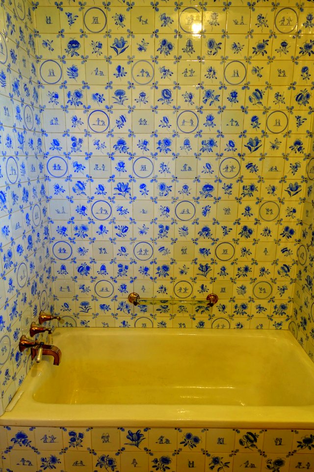 Bath tub - Great House - Castle Hill on the Crane Estate - Ipswich, Massachusetts - DSC06240