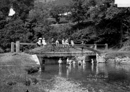 Bathers on the Teme (1294280)