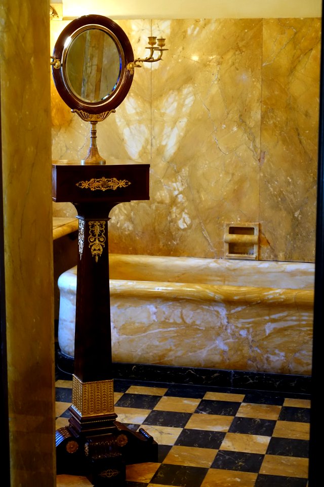 Bath - Cà d'Zan - John and Mable Ringling Museum of Art - Sarasota, FL - DSC00333