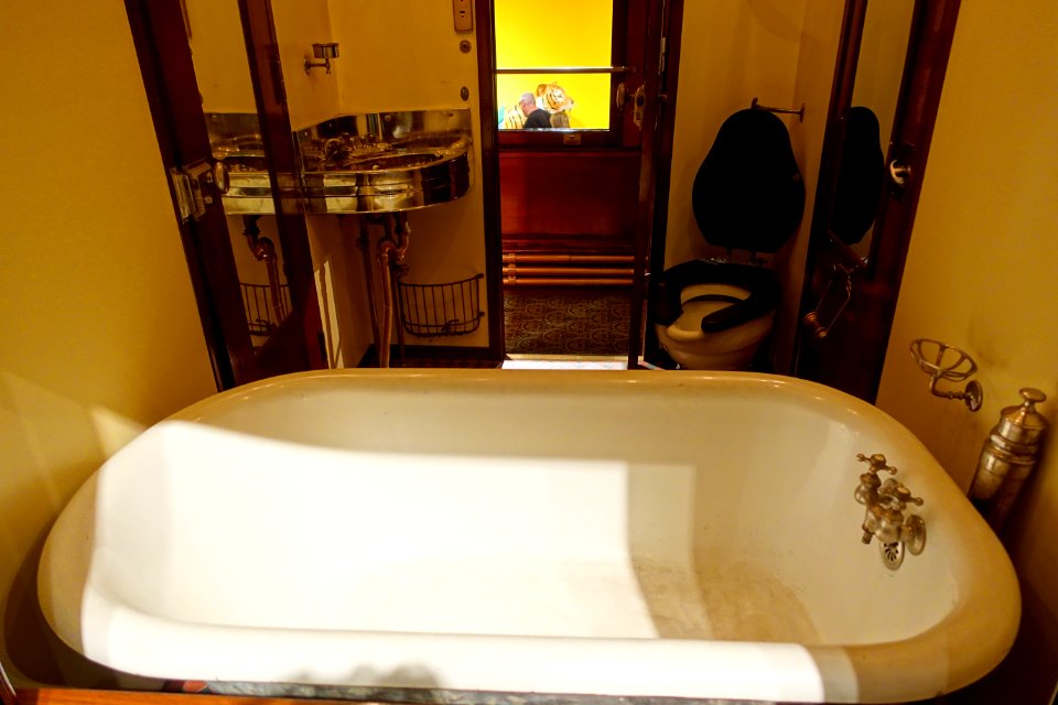 Bathroom - Wisconsin Railroad Car, Pullman Company, 1905 - Circus Museum - John and Mable Ringling Museum of Art - Sarasota, FL - DSC00434