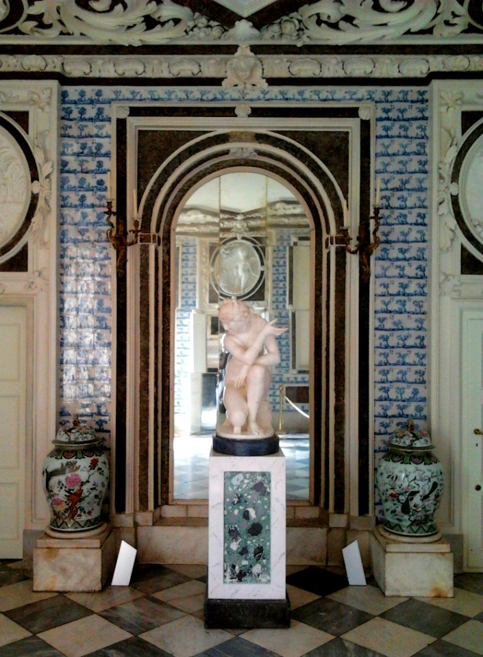 Bathing Room of the Palace on the Water 02