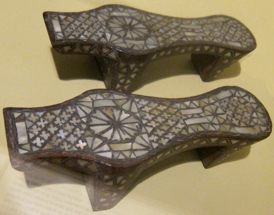 Bath clogs from Syria, 18th century, wood, mother-of-pearl and metal wire, HAA