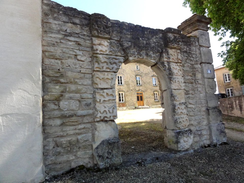 Bassing (Moselle) château, porche d'entrée