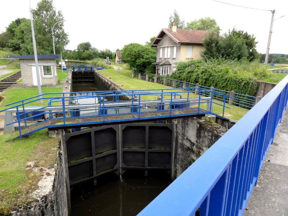 Bataville (Moselle) écluse canal de la Marne au Rhin (01)