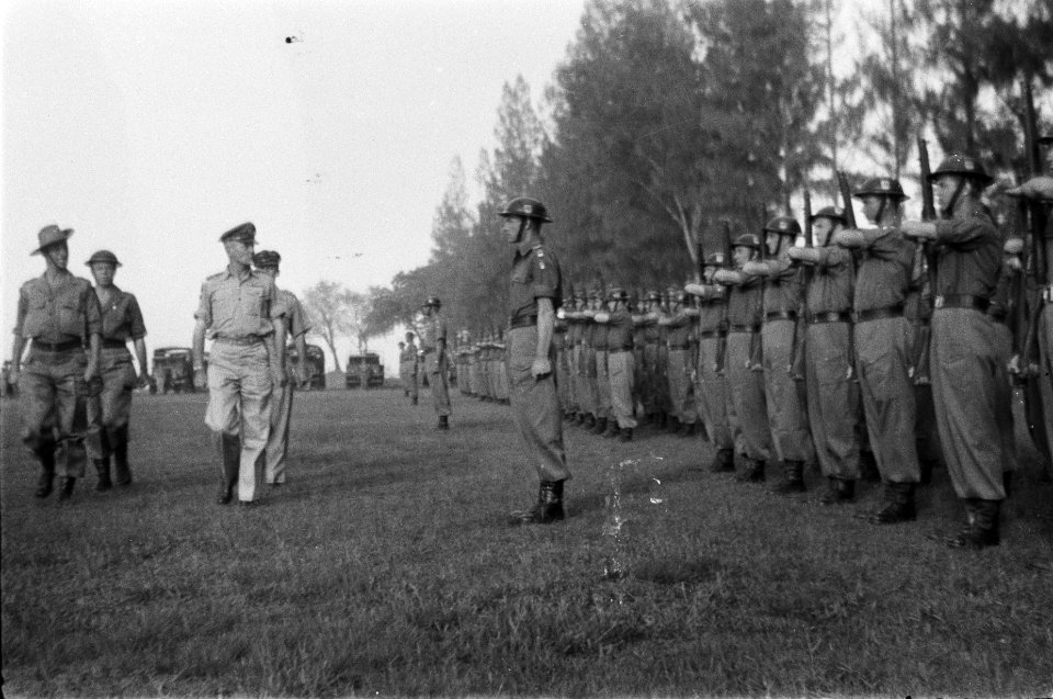 Bataljon Zeeland (II-14 R.I.) van de U-Brigade neemt afscheid. Inspectie door , Bestanddeelnr 480-3-2
