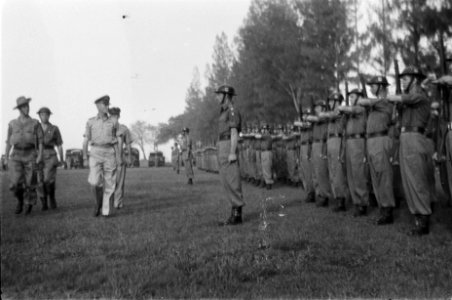 Bataljon Zeeland (II-14 R.I.) van de U-Brigade neemt afscheid. Inspectie door , Bestanddeelnr 480-3-2