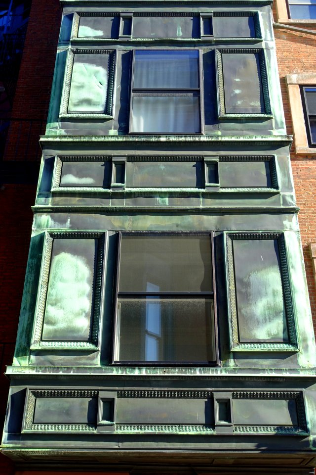 Bay windows - Beacon Hill - Boston, MA - DSC02139