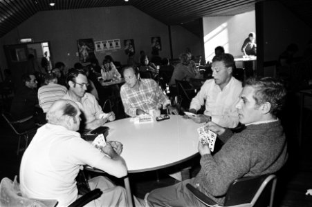 Batco personeel in kantine, Bestanddeelnr 930-5037