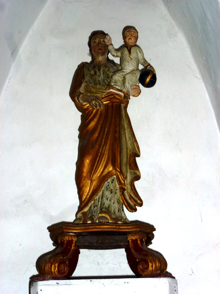 Bayenghem-lès-Éperlecques (Pas-de-Calais) église statue Vierge et enfant