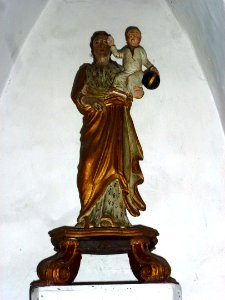 Bayenghem-lès-Éperlecques (Pas-de-Calais) église statue Vierge et enfant