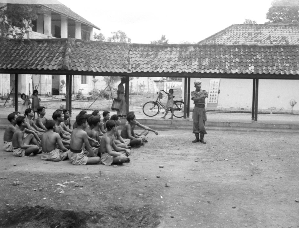 Batavia 3e Bewakingsbataljon. Opleiding van de Indonesische rekruten, die zich , Bestanddeelnr 12448