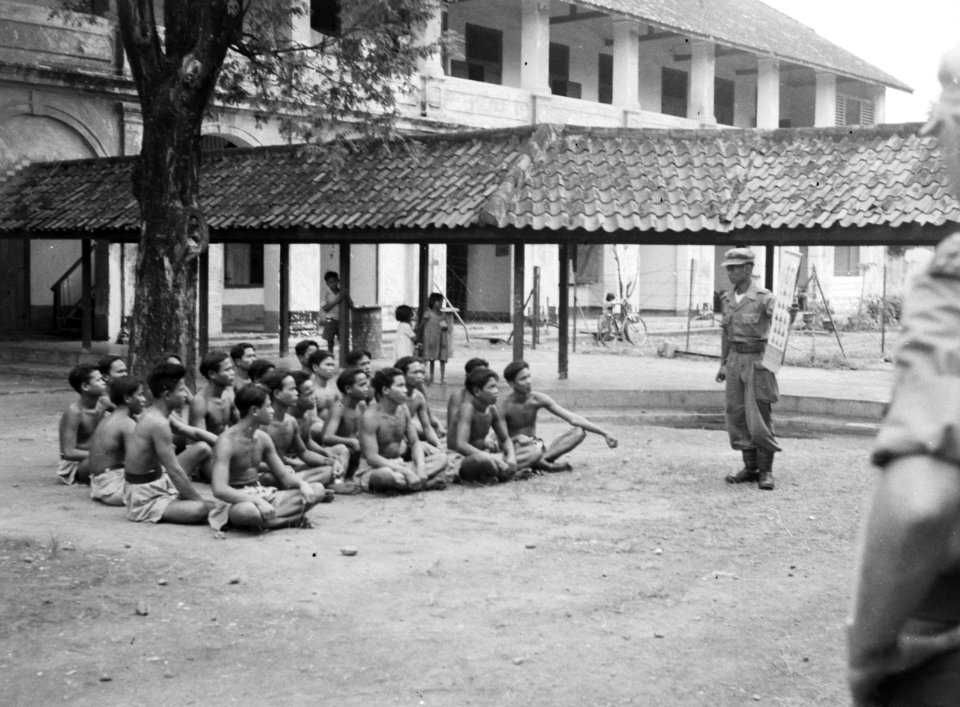 Batavia 3e Bewakingsbataljon. Opleiding van de Indonesische rekruten, die zich , Bestanddeelnr 12447