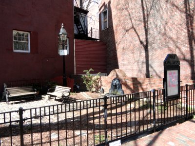 Bay Village Garden - Bay Village, Boston, MA - DSC08080