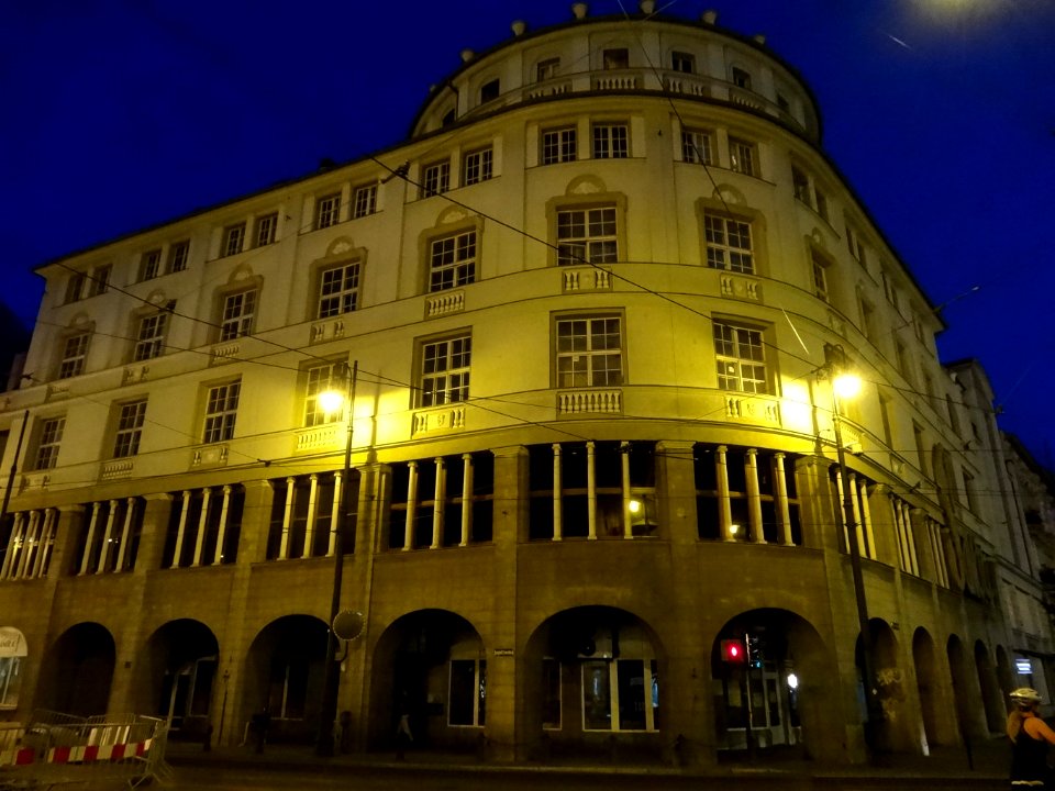 Bdg plTeatralny noc 5 07-2013