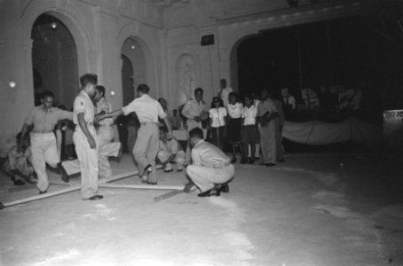 Batavia Op 24 October werd in de societeit Concordia te Batavia een feestavond , Bestanddeelnr 400-5-1