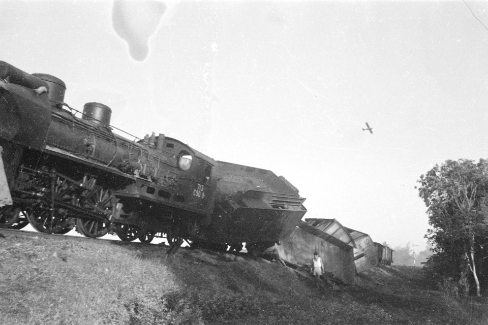 Batavia-sector 247. Vlak bij Klari, een plaatsje dicht bij Krawang, werd door d, Bestanddeelnr 274-5-3