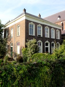 Batenburg Rijksmonument 523603 pastorie Molendijk 1