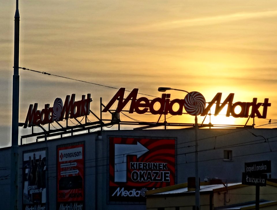 Bdg MediaMarkt neon2 12-2013