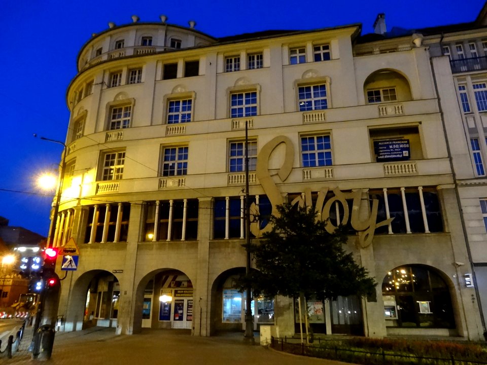 Bdg plTeatralny noc 4 07-2013