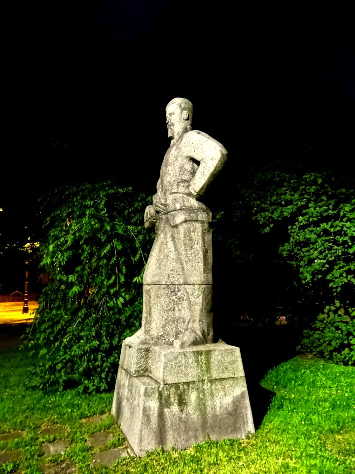 Bdg pomnikSienkiewicza noc 5 07-2013