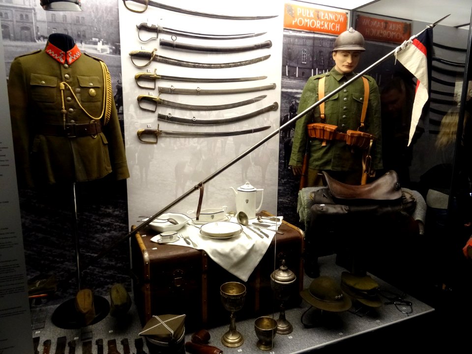 Bdg muzeumWojskLadowych 15 5-2015