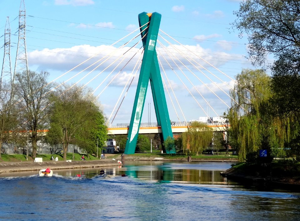 Bdg mostUniwersytecki 17 5-2015