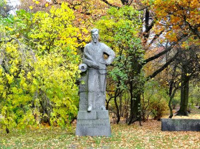 Bdg parkKochanowskiego posag 10 10-2013