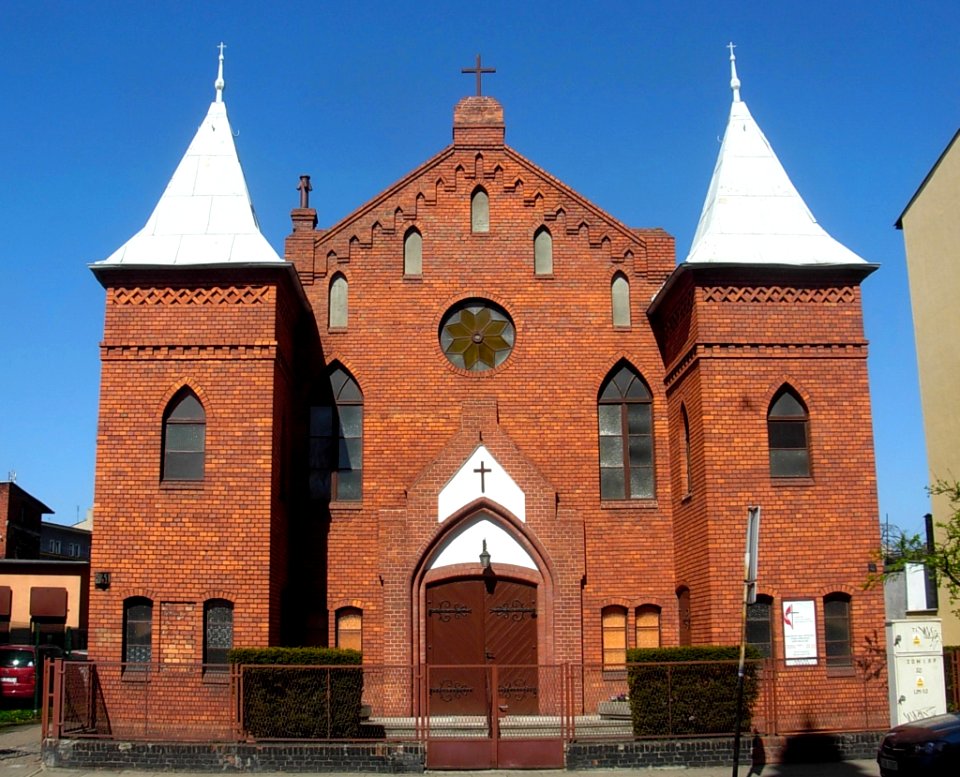 Bdg kościół Baptystów a 05-2013
